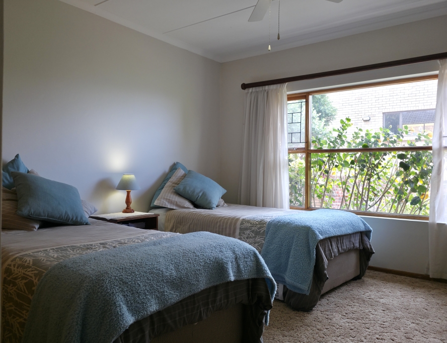 6 Bedroom Property for Sale in Jeffreys Bay Central Eastern Cape